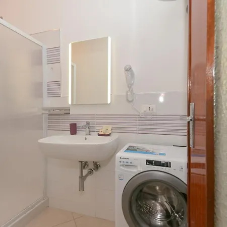 303 - Casa Paola A Loano, Relax A 100metri Dal Mare Appartement