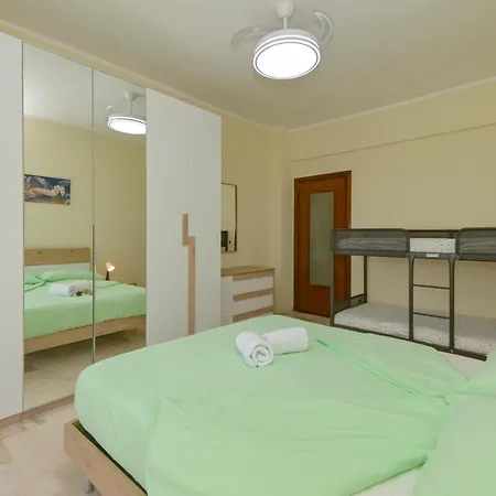 303 - Casa Paola A Loano, Relax A 100metri Dal Mare Appartement Loano