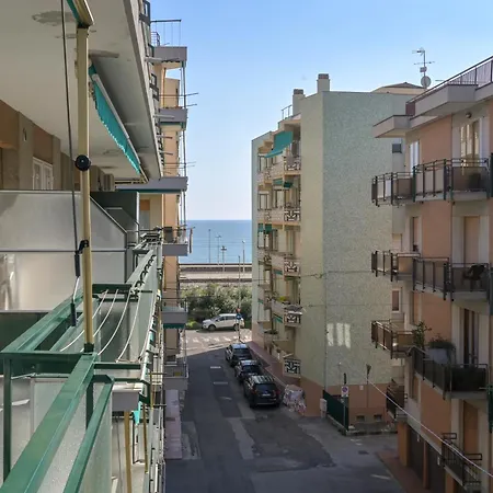 303 - Casa Paola A Loano, Relax A 100metri Dal Mare Loano