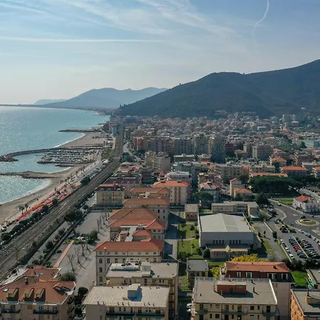 303 - Casa Paola A Loano, Relax A 100metri Dal Mare Apartament